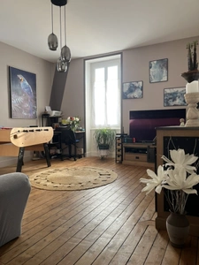 Appartement rénové en centre ville à Mauléon