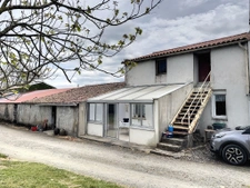 Maison avec travaux sur 1428m2 de jardin 
