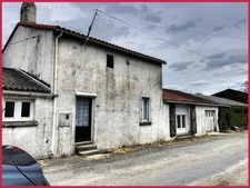 Maison avec travaux sur 1428m2 de jardin 