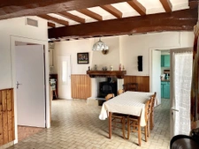 Maison avec travaux sur 1428m2 de jardin 