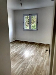 Maison 3 chambres 90m2  + grand jardin + 300m2 de dependance