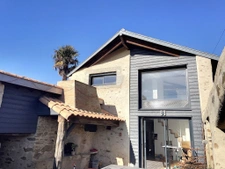 Maison 2 chambres 67m2 + cour + double garage