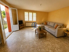 Maison familiale lumineuse des années 70 ? 102 m² habitables sur terrain plat de 2 482 m²
