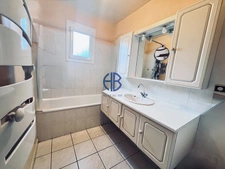 Chaleureuse maison familiale de plain-pied dans un quartier prisé de Voreppe