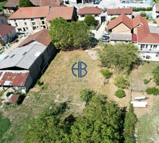 Terrain constructible de 1 470 m² à Colombe Plat, ensoleillé et hors lotissement