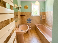 Maison de plain-pied de 90,62 m² avec sous-sol complet sur terrain de 1 050 m² ? Bourgoin-Jallieu