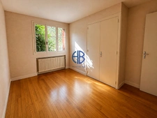 Maison familiale lumineuse des années 70 ? 102 m² habitables sur terrain plat de 2 482 m²