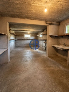 Maison familiale lumineuse des années 70 ? 102 m² habitables sur terrain plat de 2 482 m²
