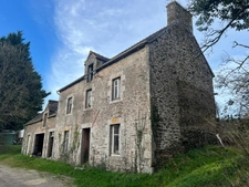 Maison à Rénover en Pleine Nature   Grand Potentiel avec Dép