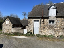 Longère en pierre avec dépendances sur 9500 m2, aux portes d