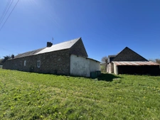 Longère en pierre avec dépendances sur 9500 m2, aux portes d