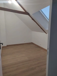 Longère en pierre avec dépendances sur 9500 m2, aux portes d