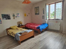 Charmante maison bretonne avec grand jardin, proche Quintin