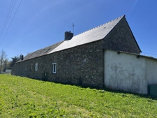 Longère en pierre avec dépendances sur 9500 m2, aux portes d