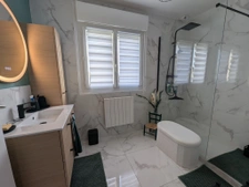 Maison néo - bretonne rénovée 5 pièces   Vie de plain-pied  