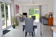 Maison plain-pied lumineuse et moderne - À saisir !