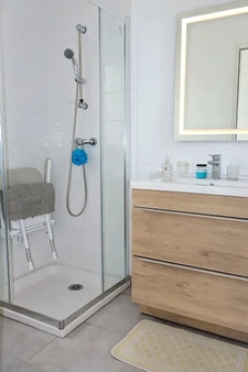 Maison plain-pied lumineuse et moderne - À saisir !