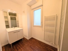 Appartement T2 - 51 m2 avec balcon et box (garage) fermé   D