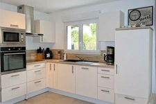 Maison plain-pied lumineuse et moderne - À saisir !