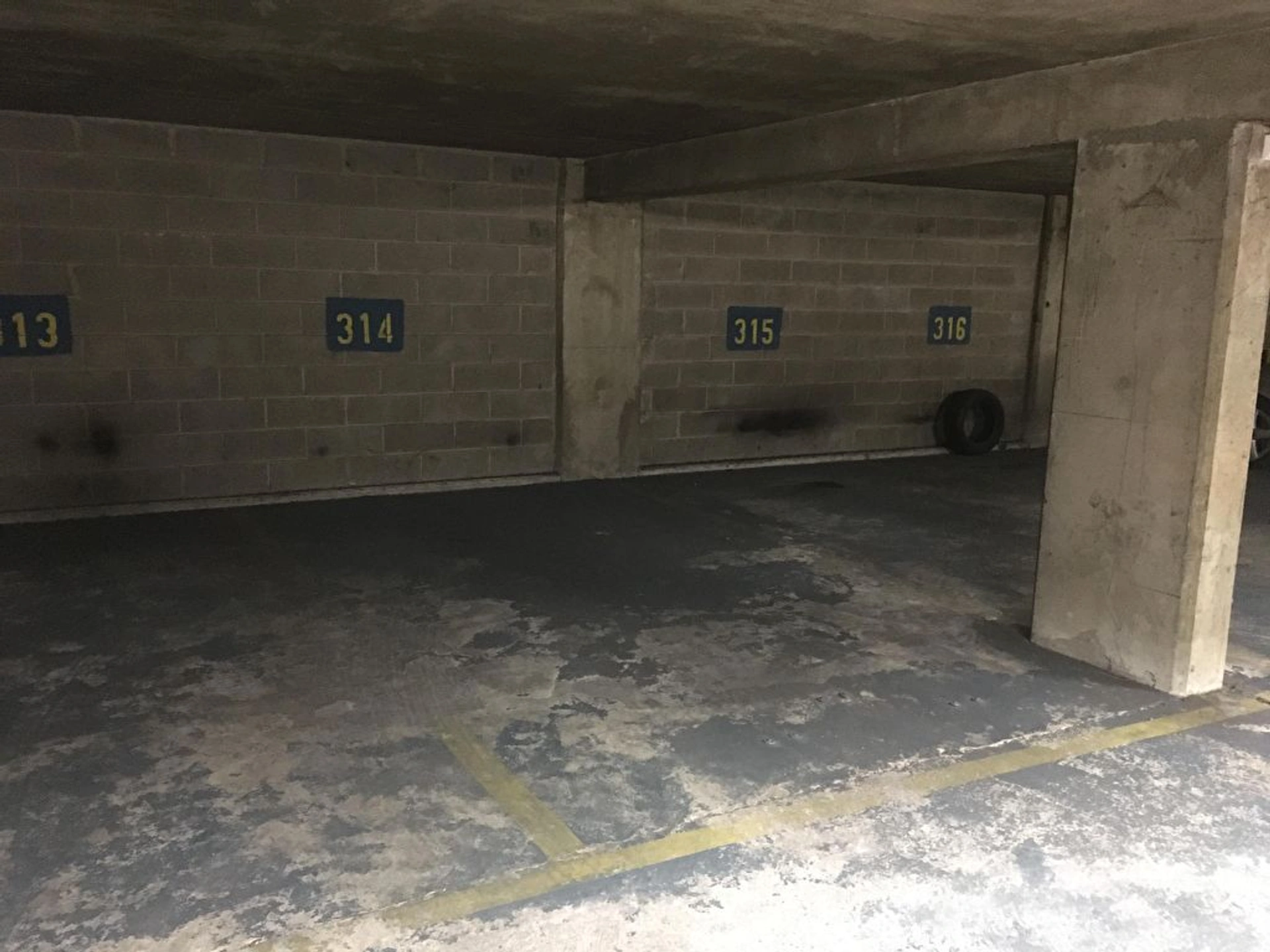 PARKING - METRO VOLONTAIRE - RUE COPREAUX 1