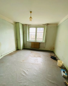 GUINGAMP - MAISON SITUEE  A PROXIMITE DES ECOLES ET DES COMM