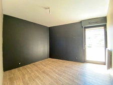 Appartement situé à proximité des commerces et du centre-vil