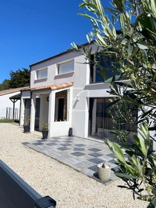 Magnifique villa atypique .. à seulement 300m de l'océan !  3