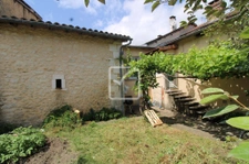 jolie maisonnette et son jardinet 1