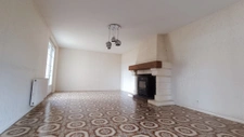 maison en pierres avec dépendances et terrain clos. 5