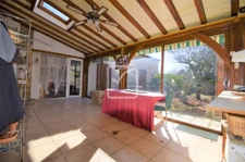 Maison de village avec commerces 7