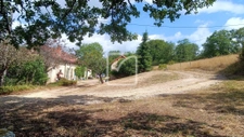 charmante maison en pierres avec 1ha5. 2