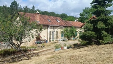 charmante maison en pierres avec 1ha5. 1