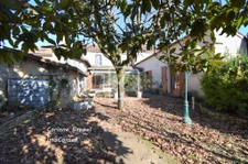Maison de village avec commerces 1