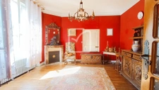 Deux maisons (une louée) et dépendances. 5
