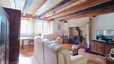 charmante maison en pierres avec dépendances dans un environ 11