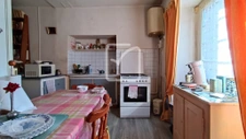 Deux maisons (une louée) et dépendances. 21