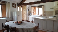 charmante maison en pierres avec dépendances dans un environ 8