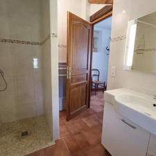 charmante maison en pierres avec dépendances dans un environ 14