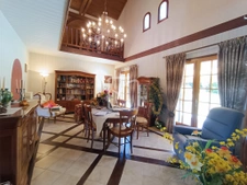 Elégante maison dans un beau cadre de vie. 5