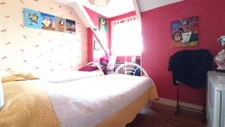 Grande maison bien entretenue, idéale pour famille. 13