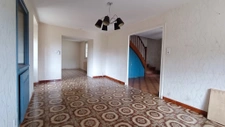 maison en pierres avec dépendances et terrain clos. 9