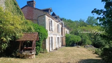Demeure de caractère avec piscine et dépendances 2
