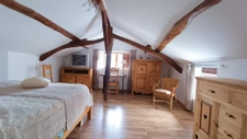 charmante maison en pierres avec dépendances dans un environ 16