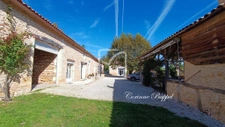 Propriété avec gîte et dépendances 1
