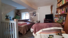 Deux maisons (une louée) et dépendances. 22