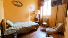 Deux maisons (une louée) et dépendances. 13