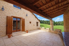 charmante maison en pierres avec dépendances dans un environ 4