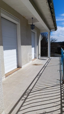 Maison avec 2 appartements. Intéressante pour investisseurs 2