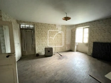 Maison de village en pierres à rénover   Un beau projet au f 4