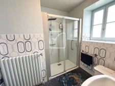 Bel ensemble immobilier situé à 2 minutes de pompadour, avec 16